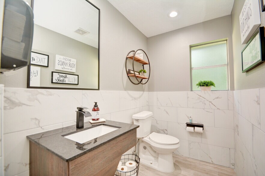 More Photos Of 26615 Oak Ridge Dr, The Woodlands Office For Lease