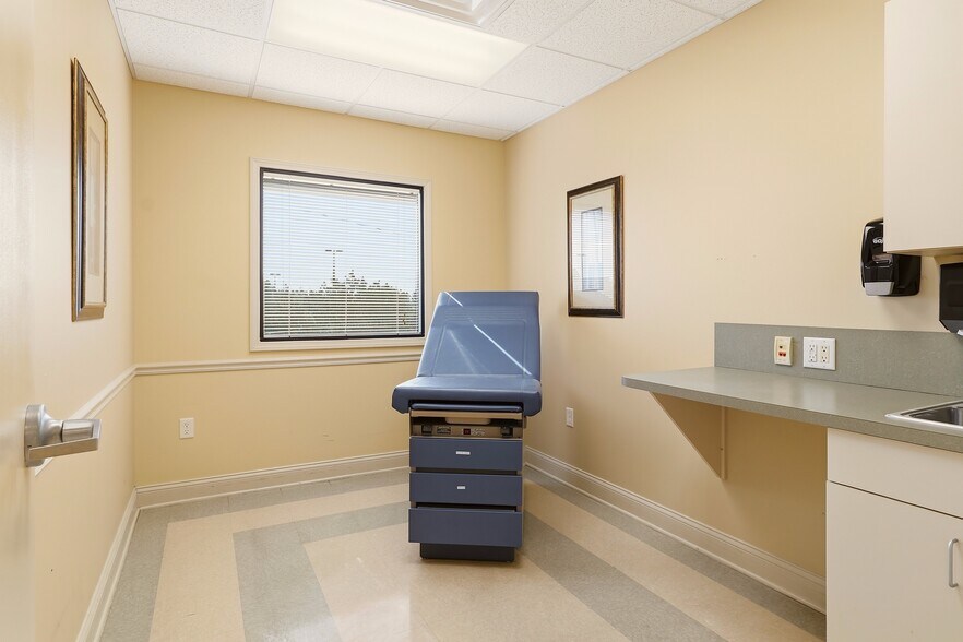 More Photos Of 9 San Bartola Dr, Saint Augustine Medical For Sale