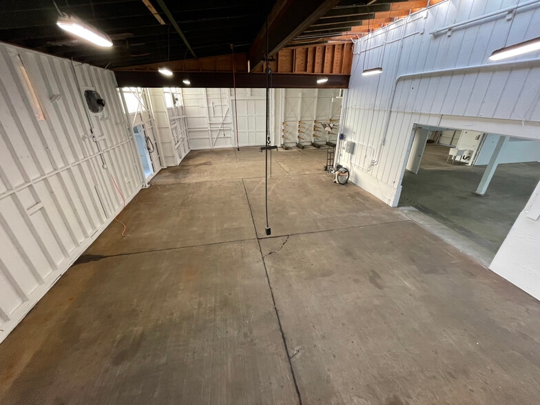 More Photos Of 1800 Richards Rd, Bellevue Warehouse For Sale