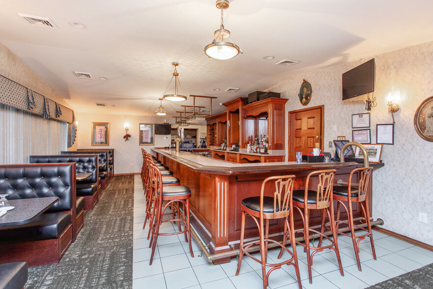 Primary Photo Of 126 Mariaville Rd, Schenectady Restaurant For Sale