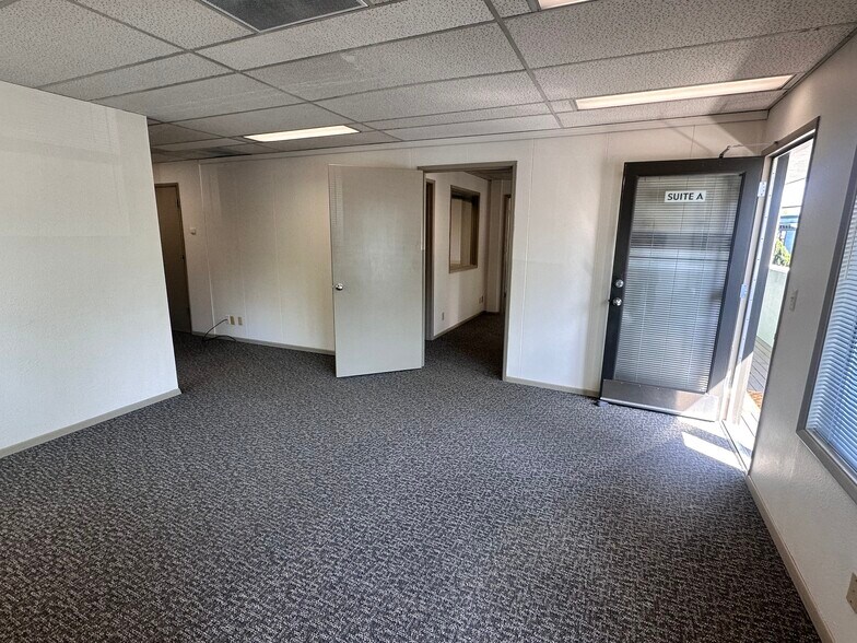 More Photos Of 3701 SE Milwaukie Ave, Portland Medical For Lease
