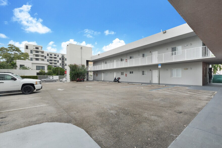 More Photos Of 750 SW 2nd St, Miami Apartments For Sale
