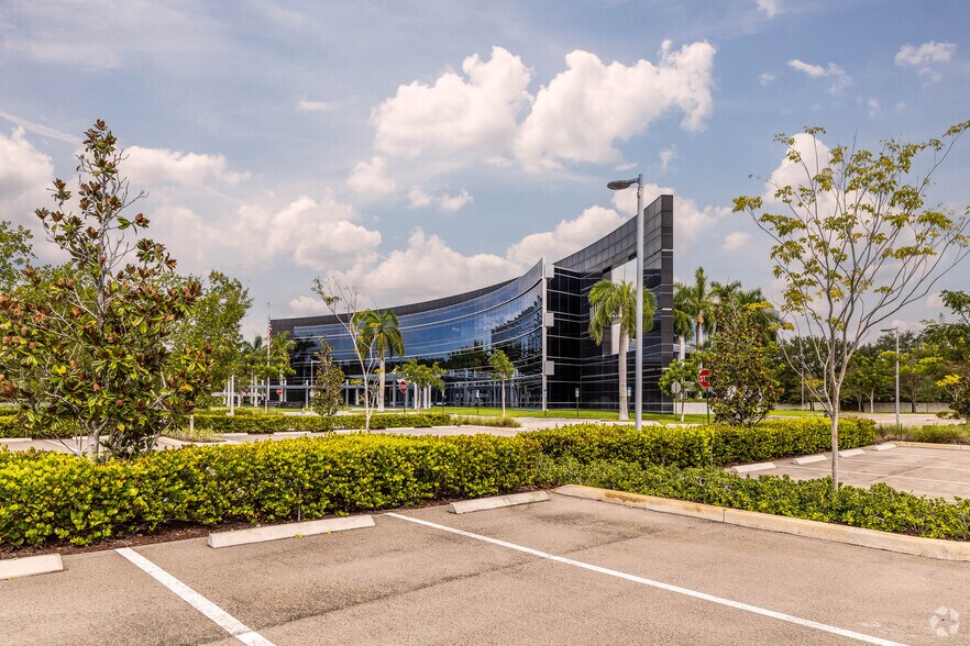 More Photos Of 1905 NW Corporate Blvd, Boca Raton Unknown For Lease