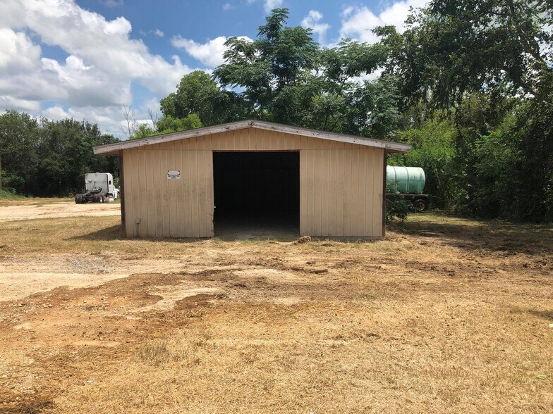 More Photos Of 12440 US Hwy 181 S, San Antonio Flex For Sale