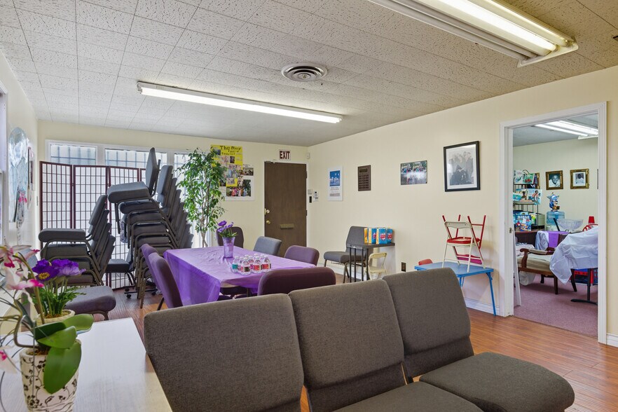 More Photos Of 7601 Crenshaw Blvd, Los Angeles Office For Lease