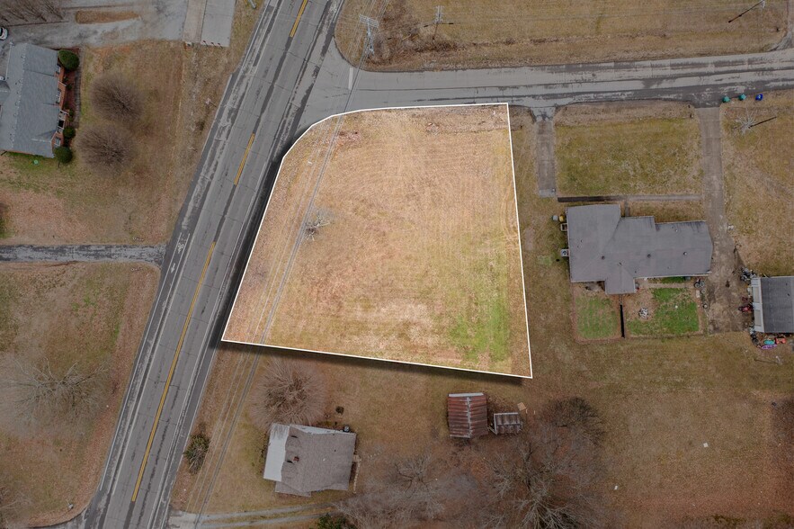 More Photos Of 2612 Us-31w, White House Land For Sale