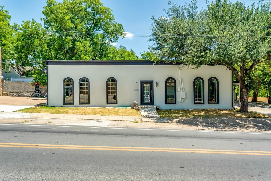 Primary Photo Of 439 S Graham St, Stephenville Office For Sale