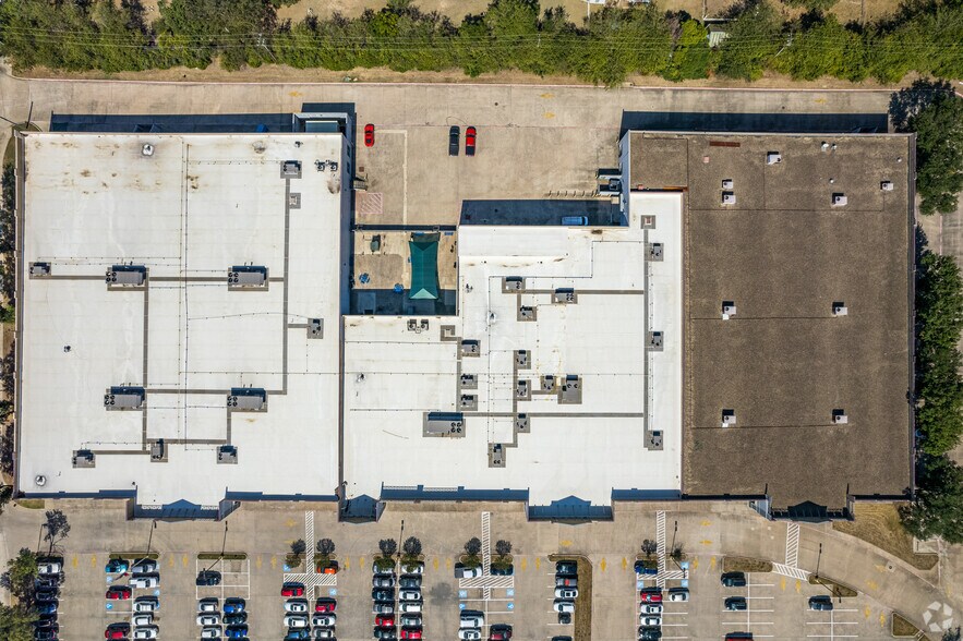 More Photos Of 8555 Airport Fwy, North Richland Hills Office For Sale
