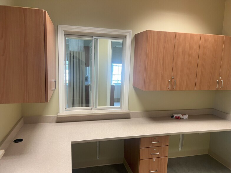 More Photos Of 21 Liberty Dr, Hebron Medical For Sale