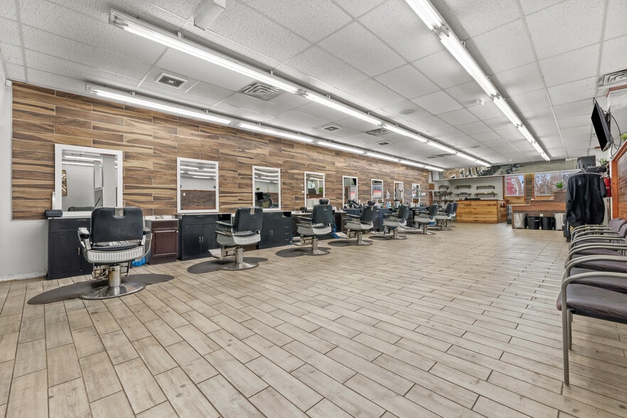 More Photos Of 680 E Market St, Akron Loft Creative Space For Sale