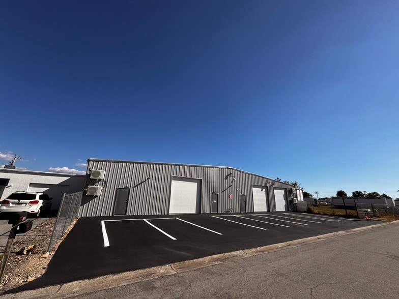 More Photos Of 1105 SE 12th Ave, Cape Coral Warehouse For Sale