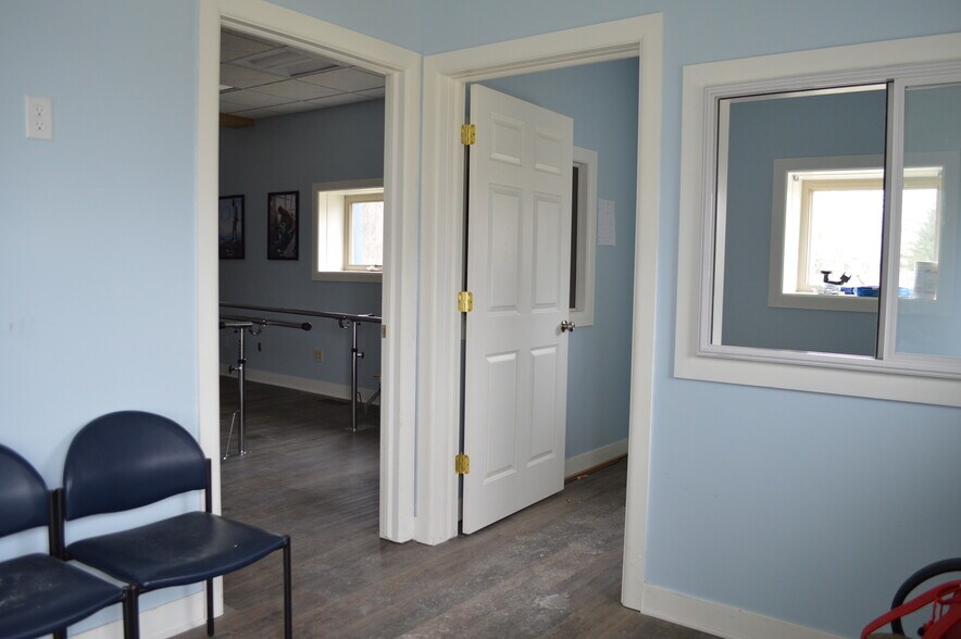 More Photos Of 960 King Hwy, Kalamazoo Medical For Sale