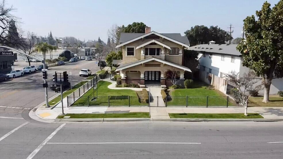 More Photos Of 1701 F St, Bakersfield Office For Sale