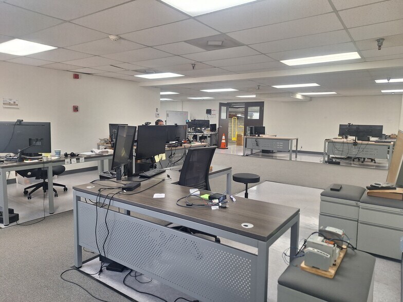 More Photos Of 128 W Walnut Ave, Monrovia Research And Development For Lease