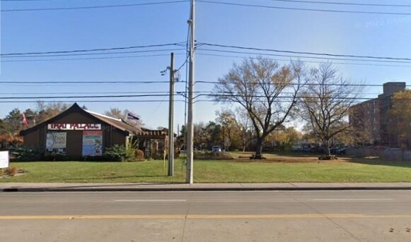 More Photos Of 1140 Lauzon Rd, Windsor Restaurant For Sale