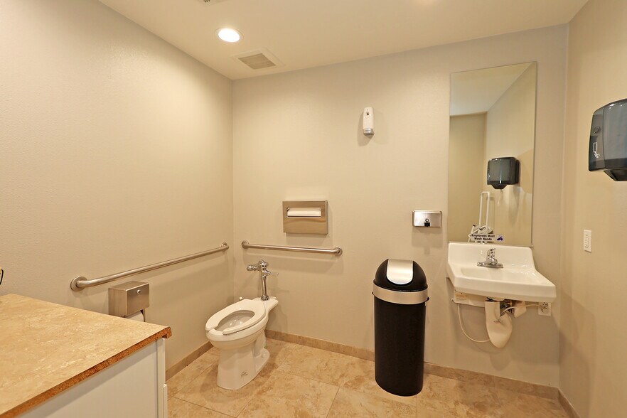 More Photos Of 72104 Corporate Way, Thousand Palms Warehouse For Sale