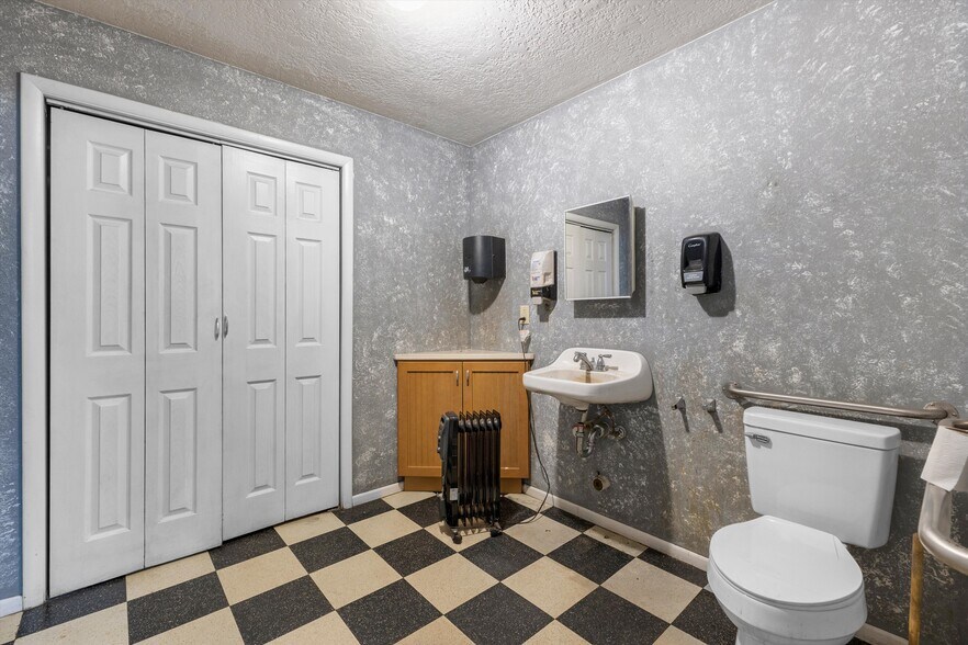 More Photos Of 2155 Trinity Dr, Los Alamos Industrial For Sale