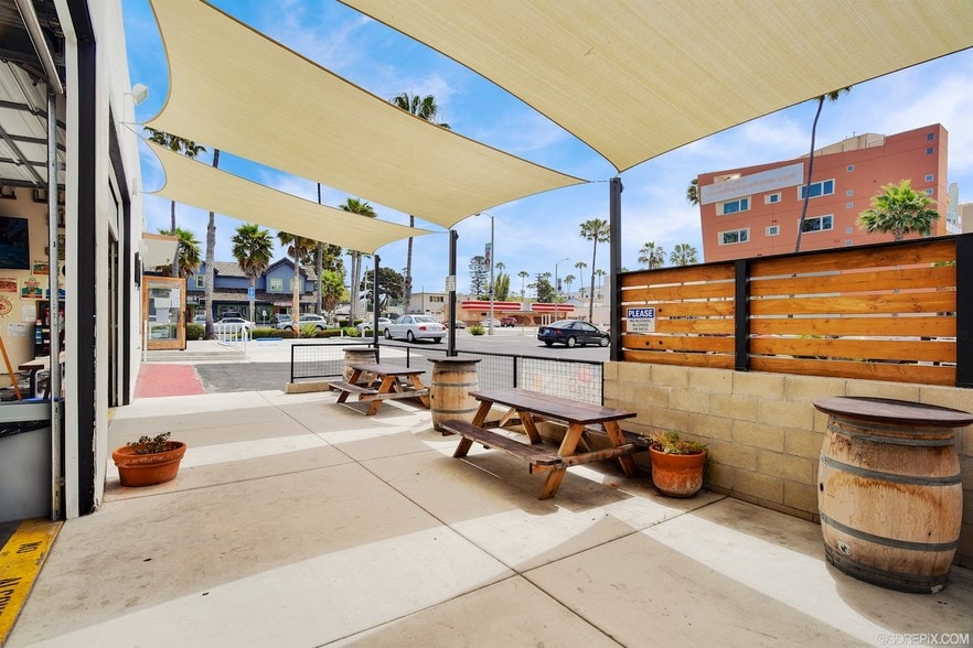 More Photos Of 507 N Coast Hwy, Oceanside Freestanding For Sale