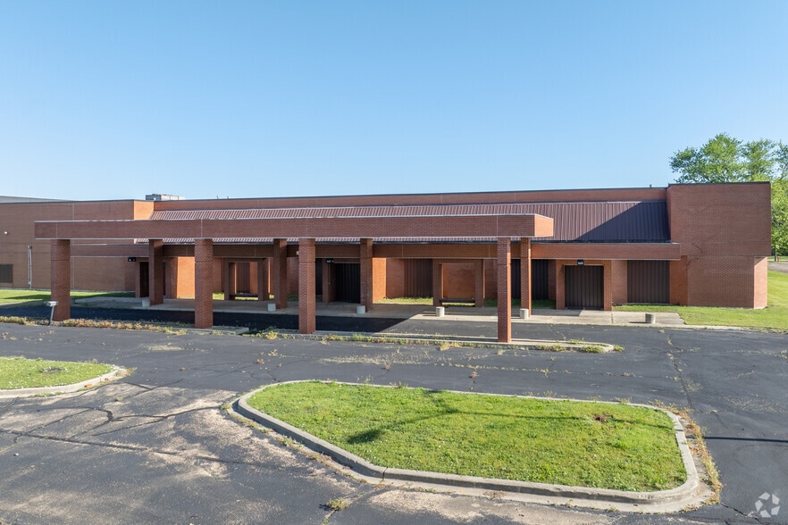 More Photos Of 105 Flessner Ave, Rantoul Warehouse For Lease