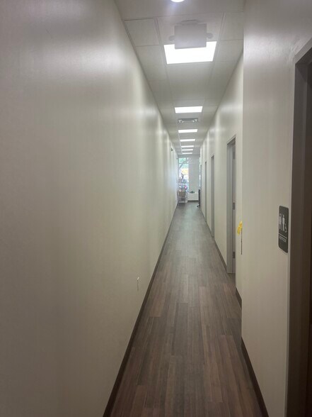 More Photos Of 10000 Research Blvd, Austin Restaurant For Lease