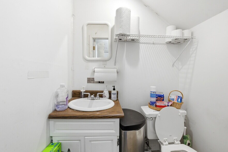 More Photos Of 785 Bedford St, Whitman Freestanding For Sale