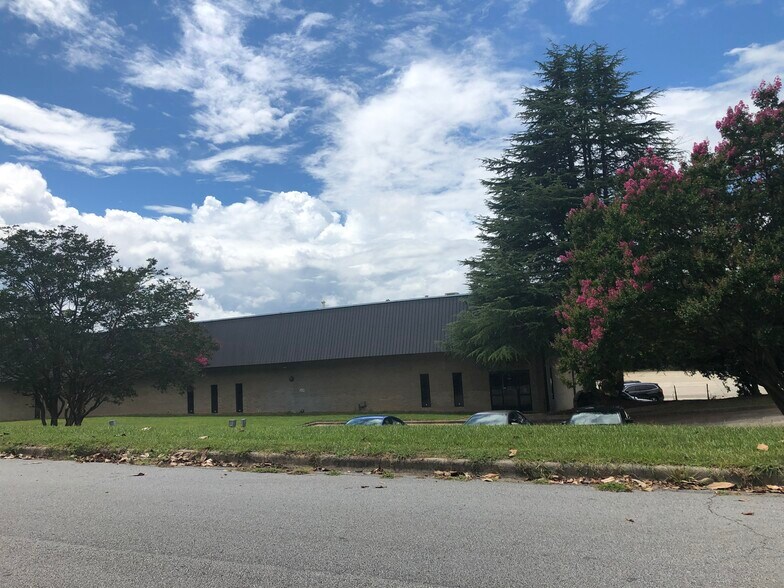 More Photos Of 130 James Aldredge Blvd SW, Atlanta Warehouse For Lease