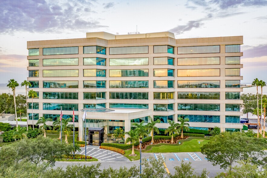 More Photos Of 3030 N Rocky Point Dr W, Tampa Office For Lease