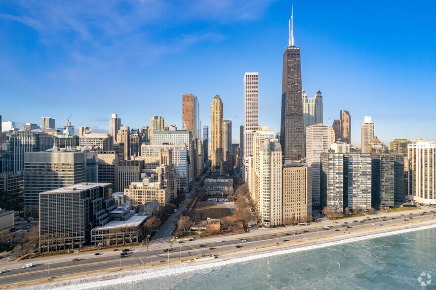 More Photos Of 800 N Michigan Ave, Chicago Hotel For Lease