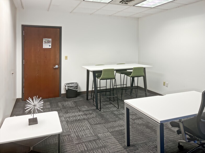 More Photos Of 101 Eisenhower Pky, Roseland Coworking Space
