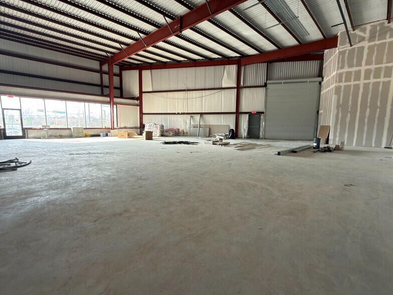 More Photos Of 14211 Hiram Clarke Rd, Houston Storefront For Lease