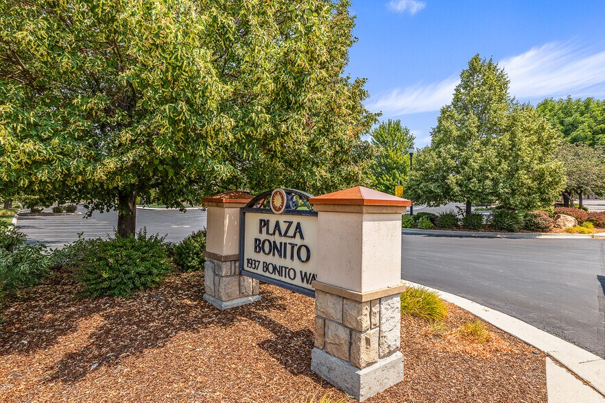 More Photos Of 1937 S Bonito Way, Meridian Office For Lease