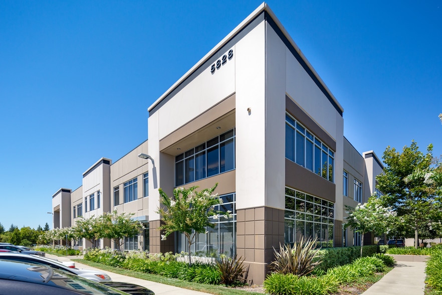 More Photos Of 5828 Lonetree Blvd, Rocklin Coworking Space