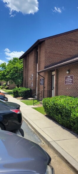 More Photos Of 8990-9002 Fern Park Dr, Burke Medical For Sale