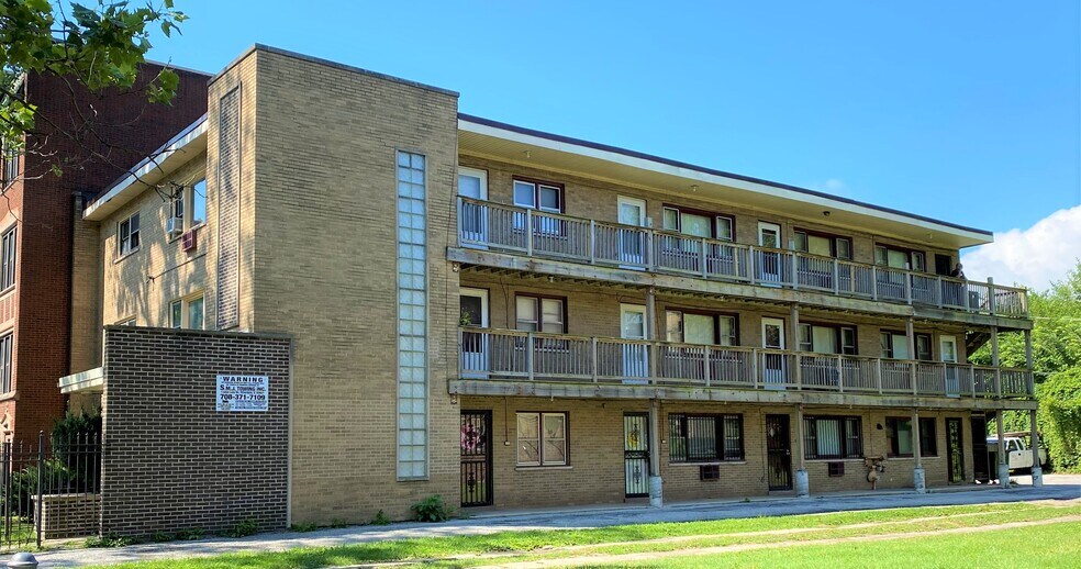 More Photos Of 7544 S Saginaw Ave, Chicago Apartments For Sale