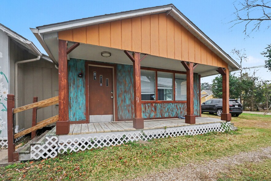 More Photos Of 5709 5th St, Katy Medical For Lease