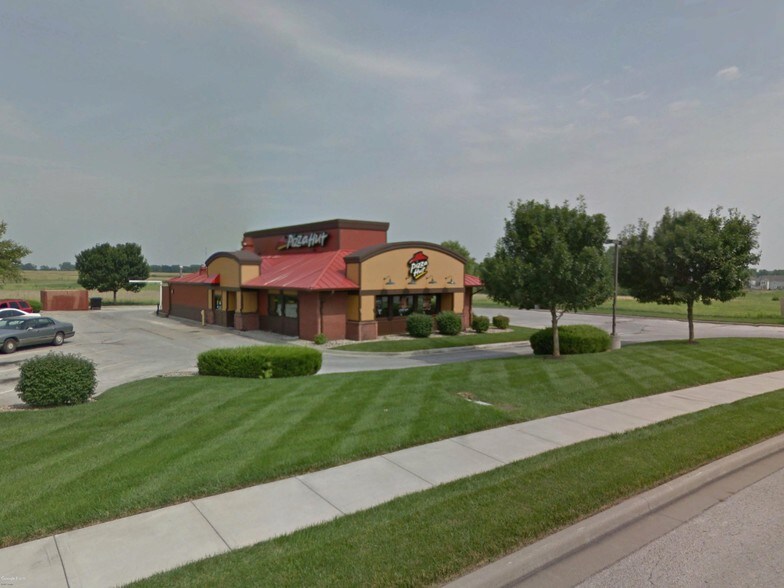 Primary Photo Of 125 Harvest Dr, Louisburg Fast Food For Lease