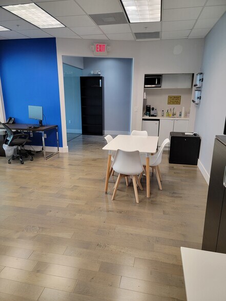 More Photos Of 20900 NE 30th Ave, Aventura Office Residential For Lease