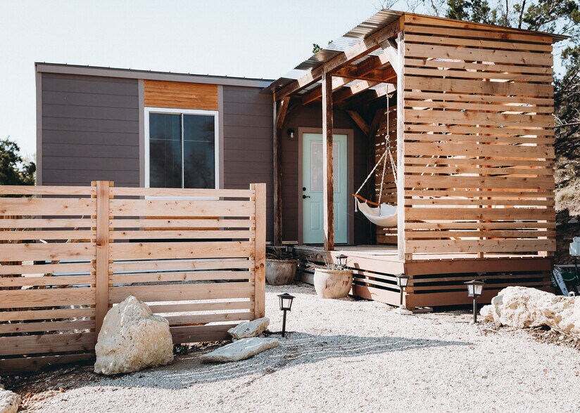 More Photos Of 530 Pioneer Trl, Dripping Springs Specialty For Sale