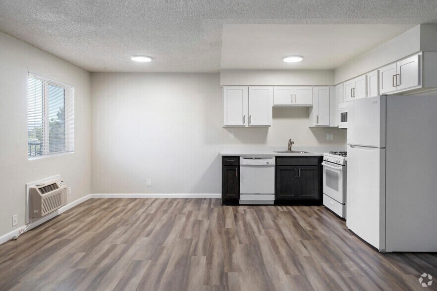 More Photos Of 1301 Stardust St, Reno Apartments For Sale