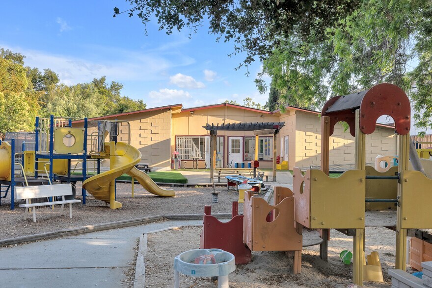 More Photos Of 645 W Fremont Ave, Sunnyvale Daycare Center For Sale