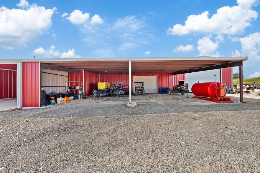 More Photos Of 4159 Highway 6, Clifton Showroom For Sale