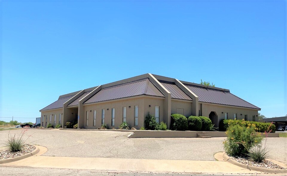 Primary Photo Of 3157 Executive Dr, San Angelo Office For Lease
