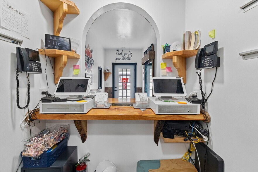 More Photos Of 18 Mckabe Rd, Colton Storefront Retail Residential For Sale