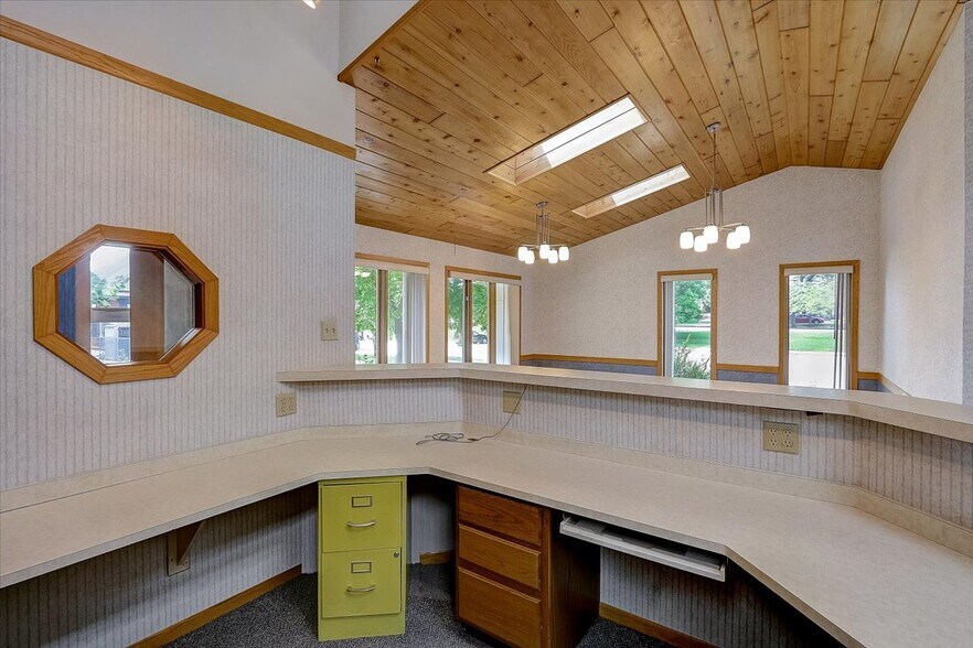 More Photos Of 111-113 Depot, Johnson Creek Medical For Sale