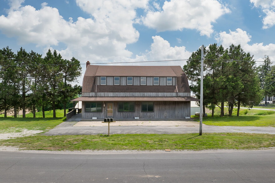 Primary Photo Of 802 E Nodaway St, Oregon Flex For Sale