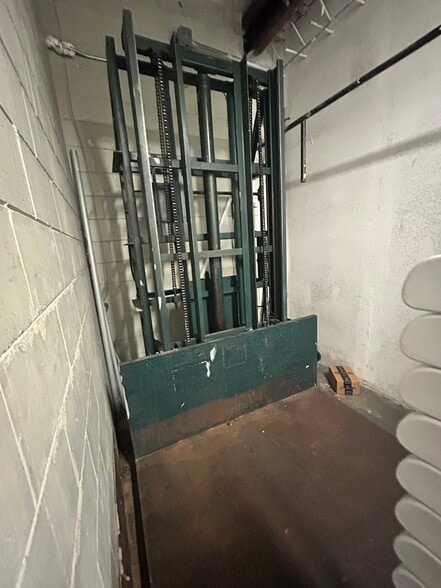 More Photos Of 650 6th St SW, Winter Haven Manufacturing For Lease