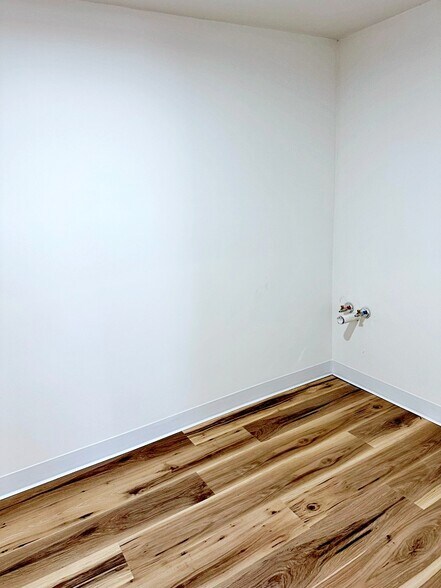 More Photos Of 3843 Harrison St, Bellevue Office For Sale