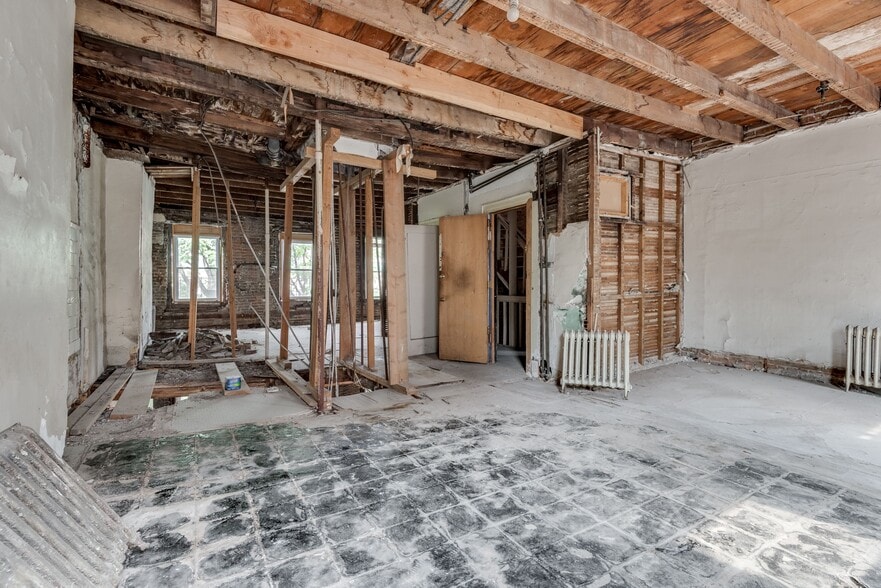 More Photos Of 122 Hoyt St, Brooklyn Multifamily For Sale