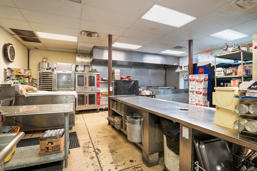 More Photos Of 412-414 Main St, Windom Restaurant For Sale