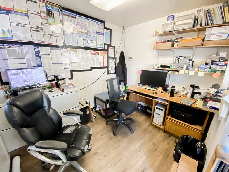 More Photos Of 2450 10th St, Baker City Carwash For Sale